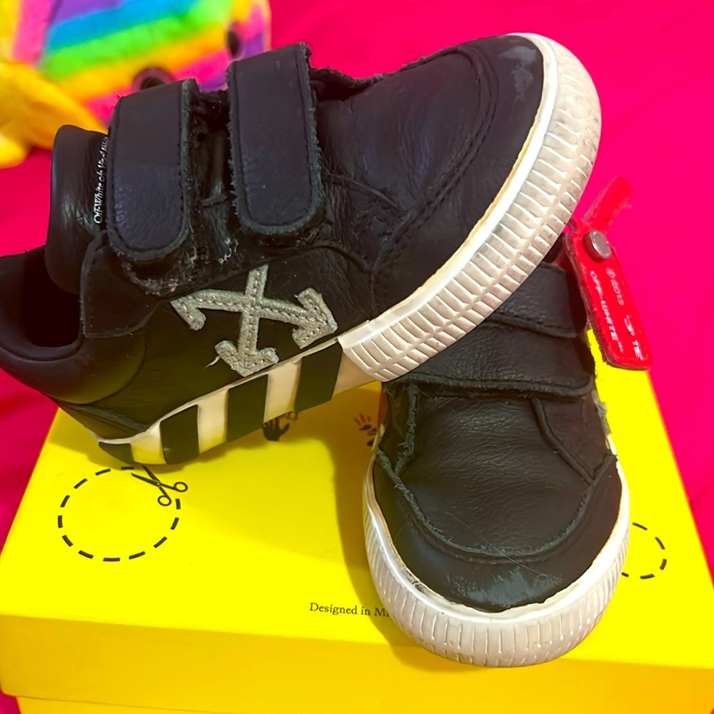 OFF WHITE!!worn couple of times  with box and dust bag boy or girl - Picture 4 of 6
